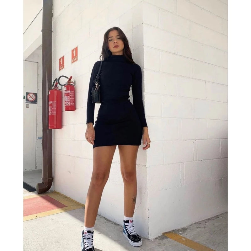 Vestido Feminino Curto Justo Mini Colado Manga Longa Gola Alta Blogueira